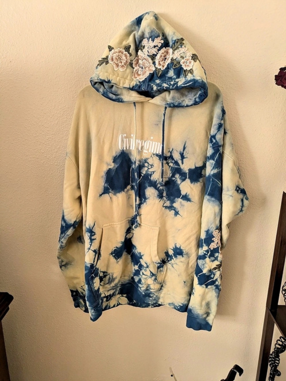 Civil Regime Floral Embroidered Tie Dye Pullover Hoodie Blue & Cream Large